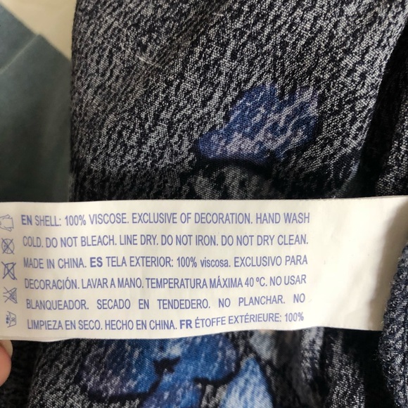 Like-New Forever 21 Navy Romper Size Small - Picture 8 of 8